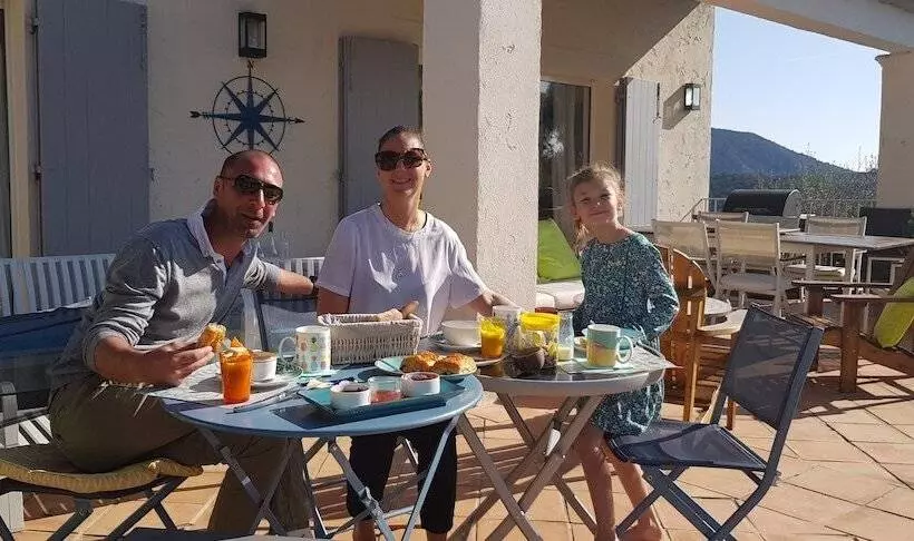 Aamiaismajoitus (B&B) Villa Des Delices