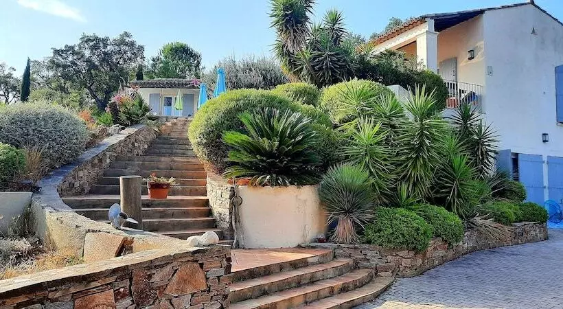 Aamiaismajoitus (B&B) Villa Des Delices