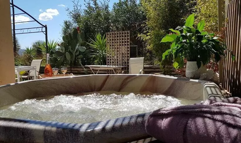 Aamiaismajoitus (B&B) Villa Des Delices