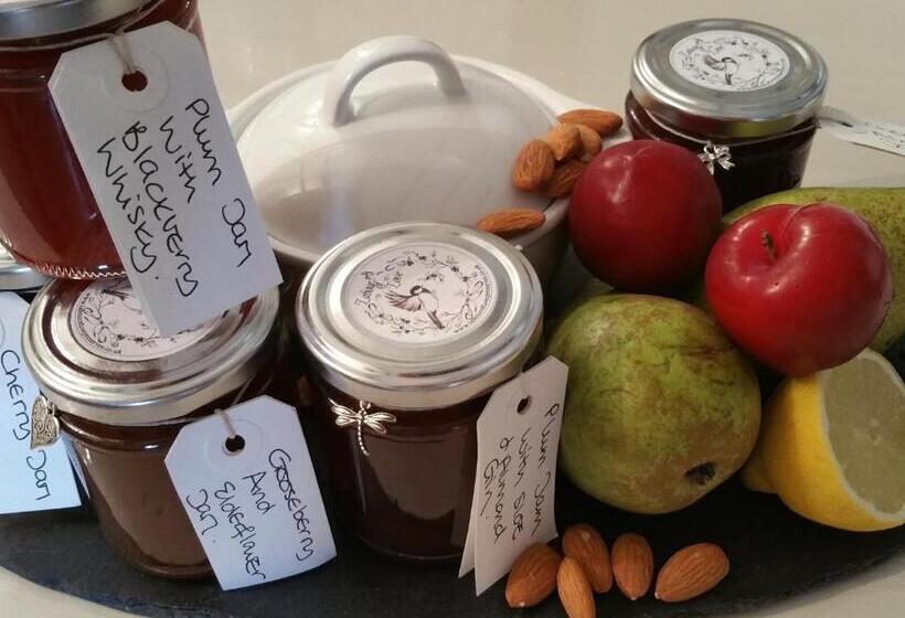 ベッドアンドブレックファースト Wisteria Haze