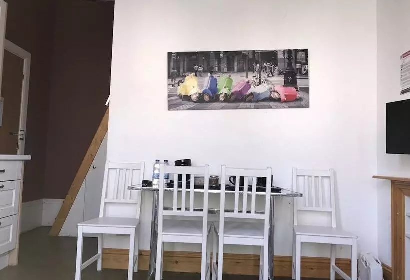 Brighton Youth Hostel