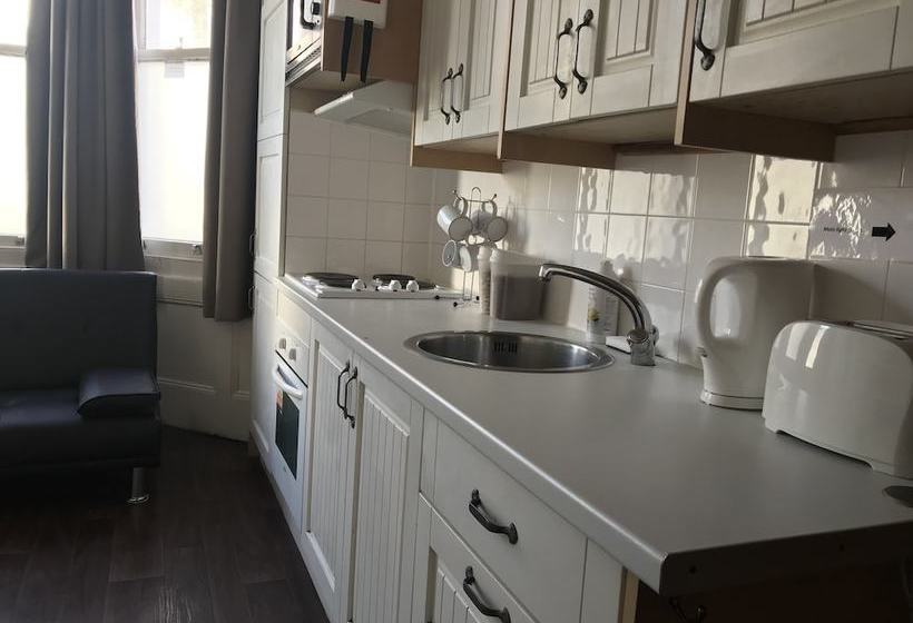 Brighton Youth Hostel