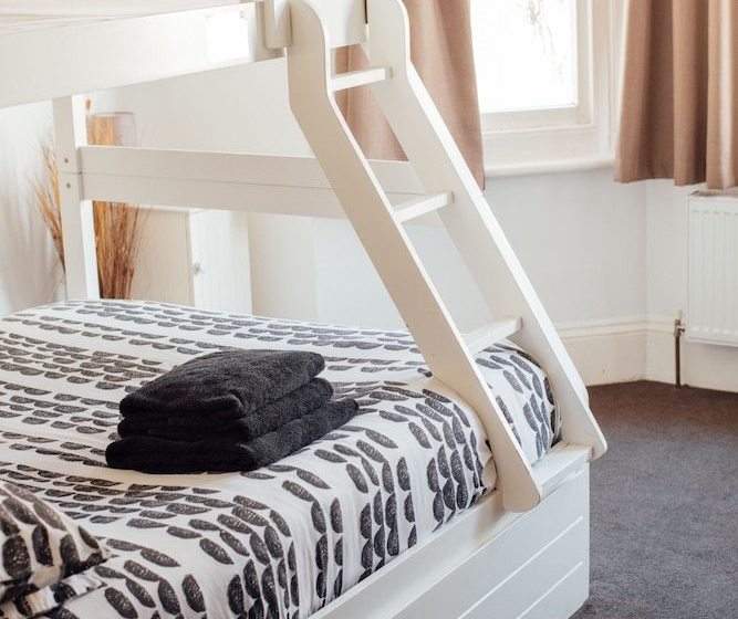 Brighton Youth Hostel