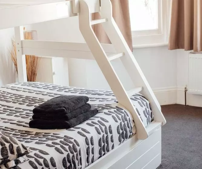 Brighton Youth Hostel