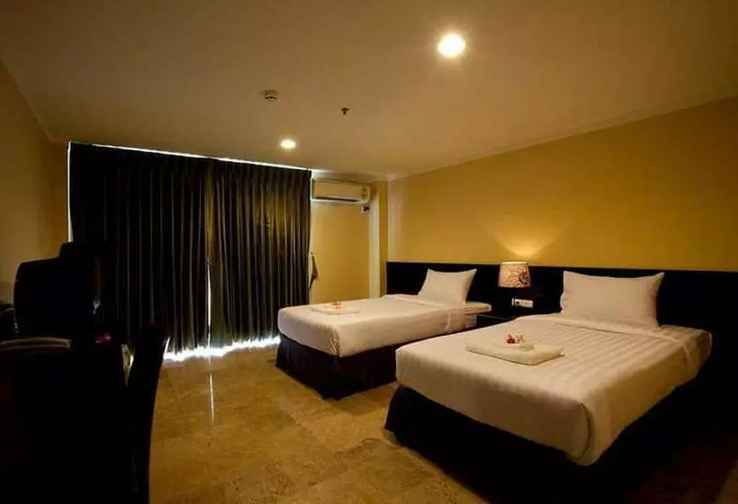 هتل J & Y Lodge