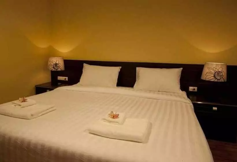 هتل J & Y Lodge