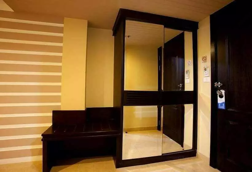هتل J & Y Lodge