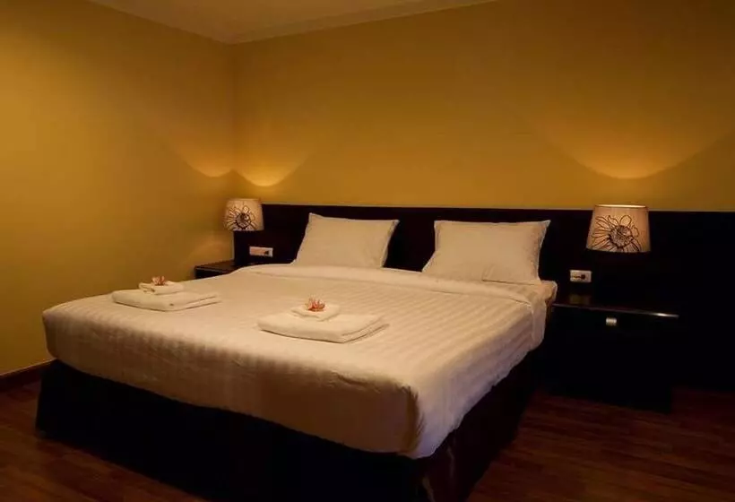 هتل J & Y Lodge