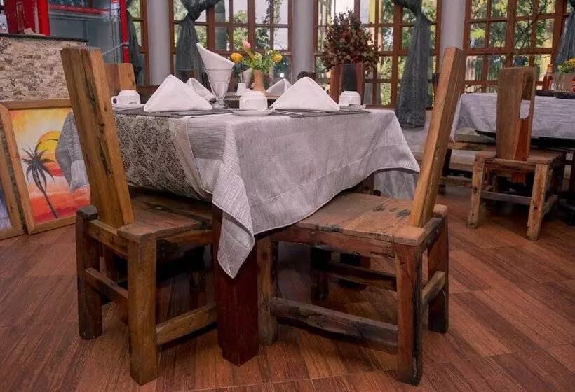 هتل Lindrin Lodge
