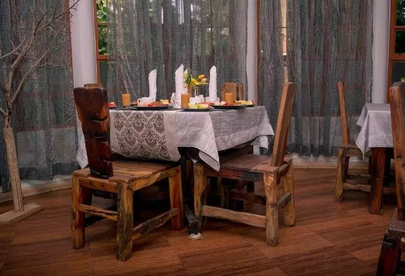 هتل Lindrin Lodge