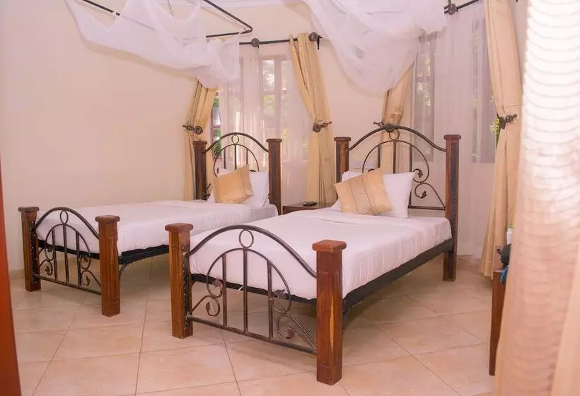 هتل Lindrin Lodge