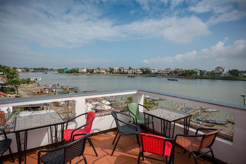 هتل Minh An Riverside Villa