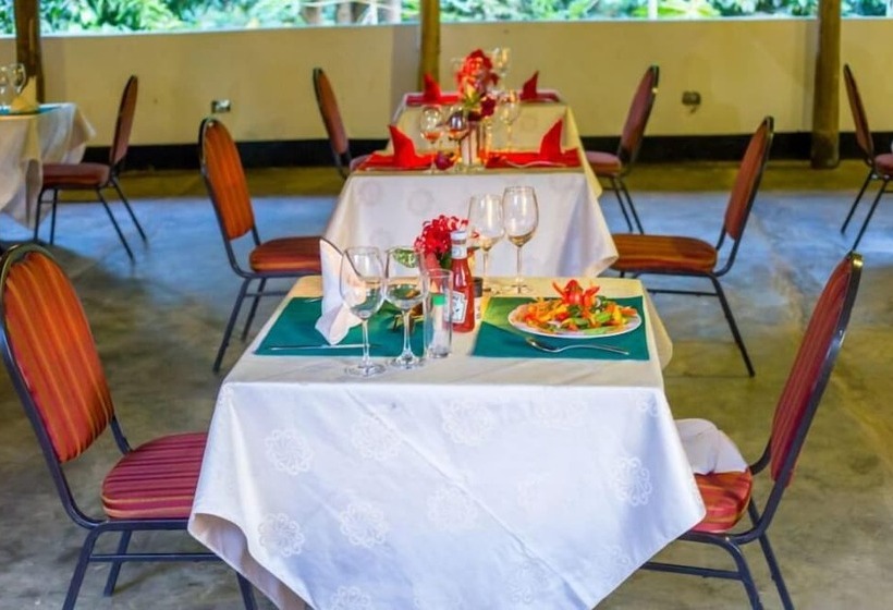 هتل Nature S Green Beach Resort