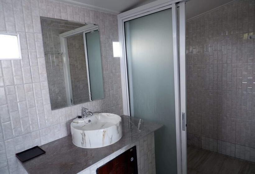 هتل Resort Sabaijai Khaokho