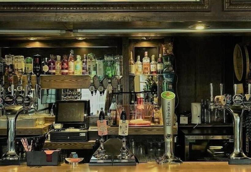 בית מלון כפרי The Isca Arms