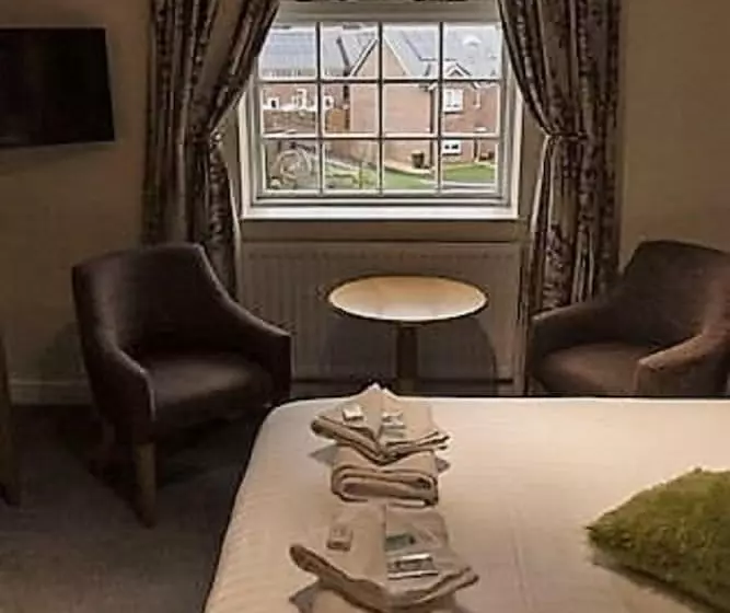 هتل The Isca Arms