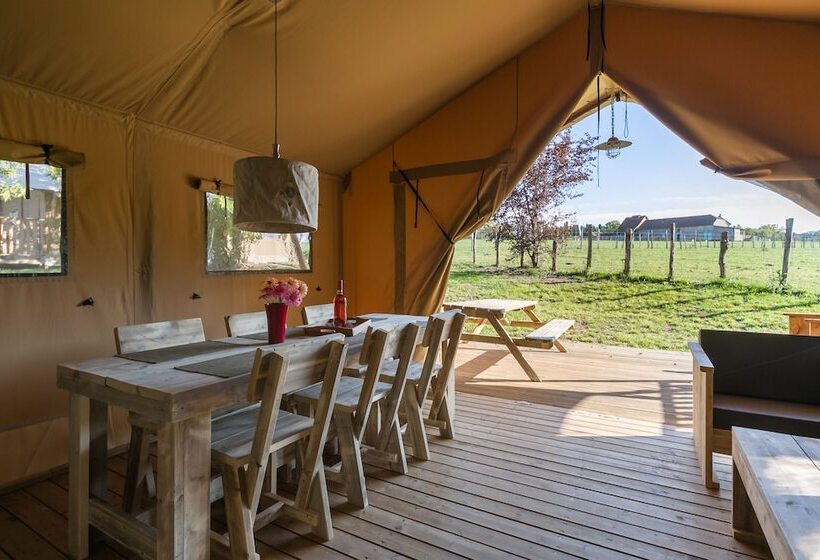 فندق Village De Montmarsis