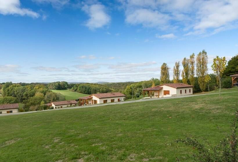 فندق Village De Montmarsis