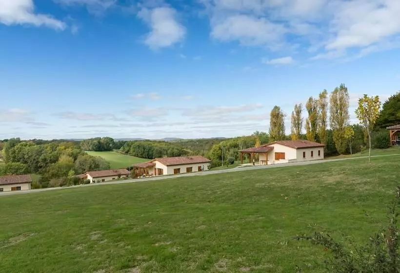هتل Village De Montmarsis