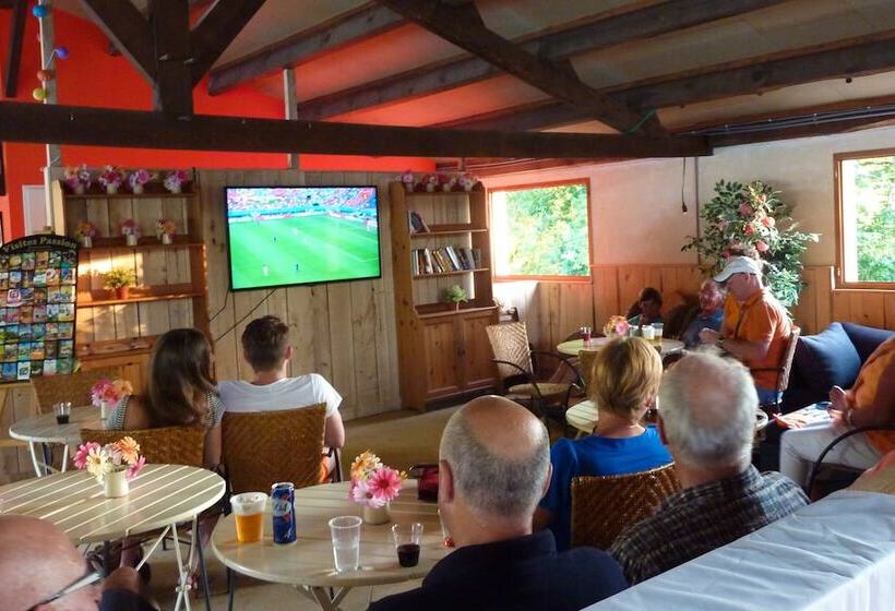 فندق Village De Montmarsis