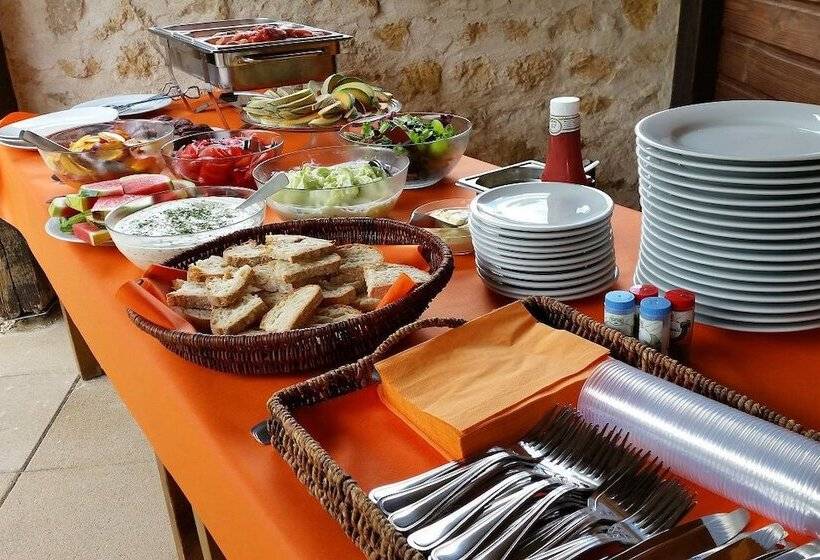 فندق Village De Montmarsis