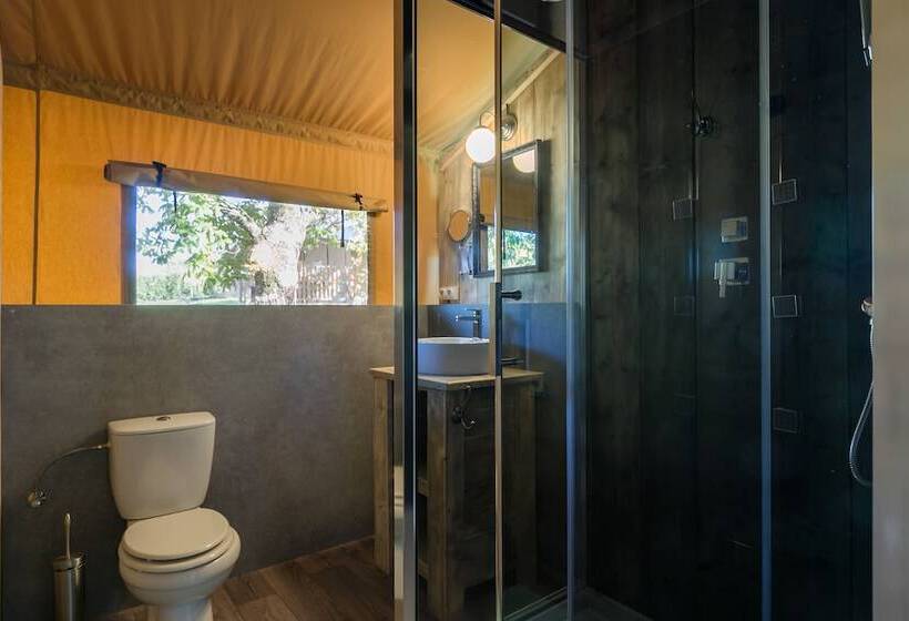 فندق Village De Montmarsis