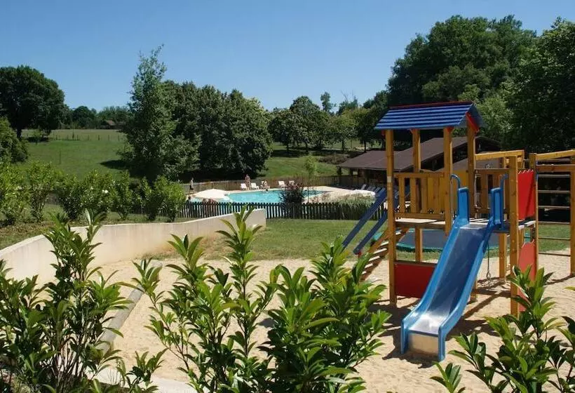 هتل Village De Montmarsis