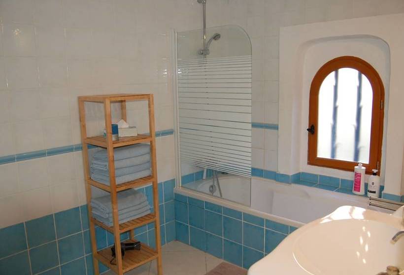 بنسيون Les Gites Du Rocher Du Pieï