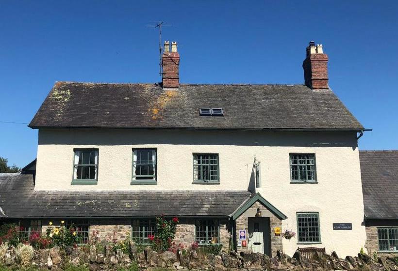 ペンション The Coach House