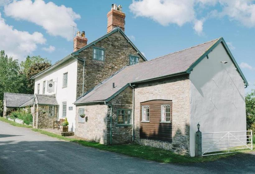 ペンション The Coach House