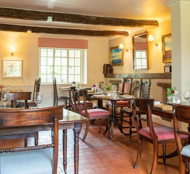 ペンション The Coach House