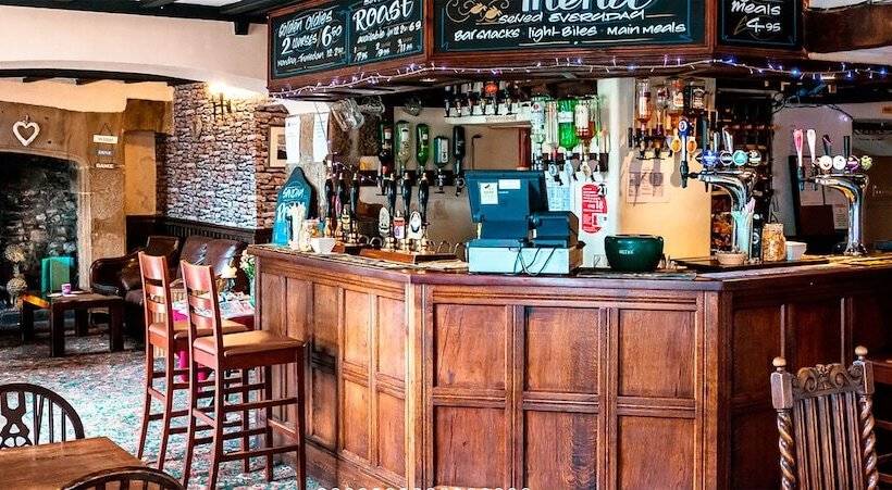 בית מלון כפרי Kings Arms