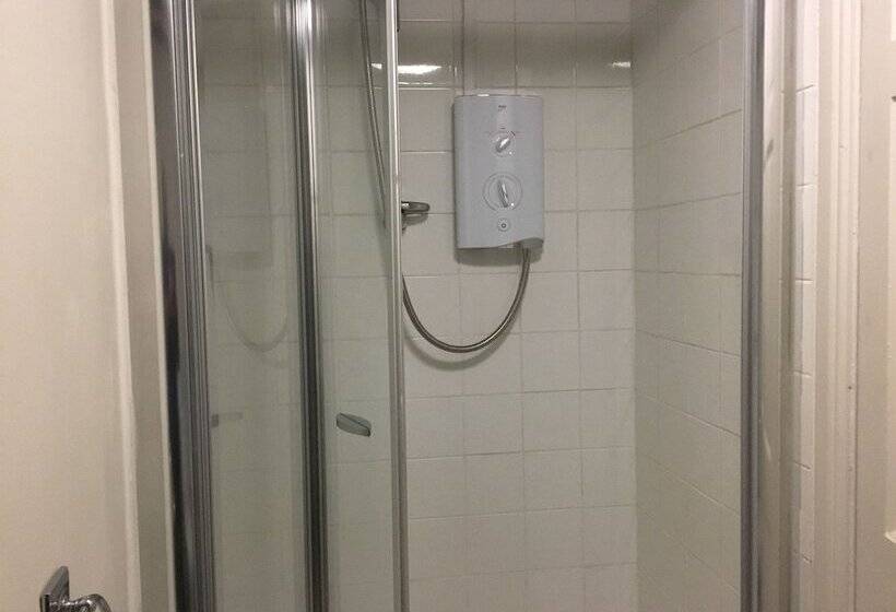 בית מלון כפרי Kings Arms