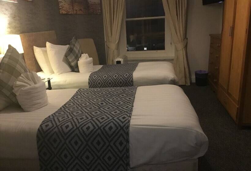 בית מלון כפרי Kings Arms