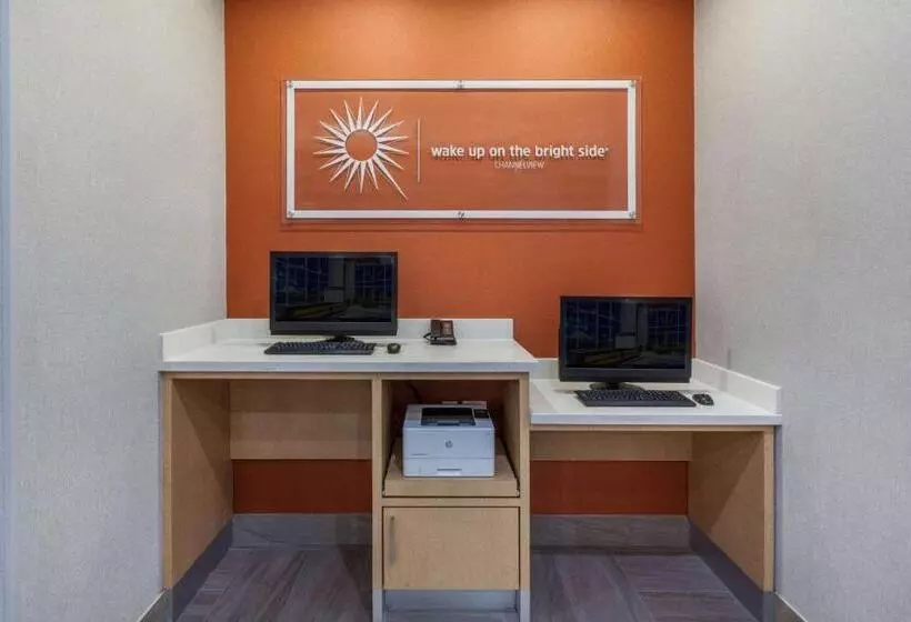 Hotelli La Quinta By Wyndham Houston East At Sheldon Rd