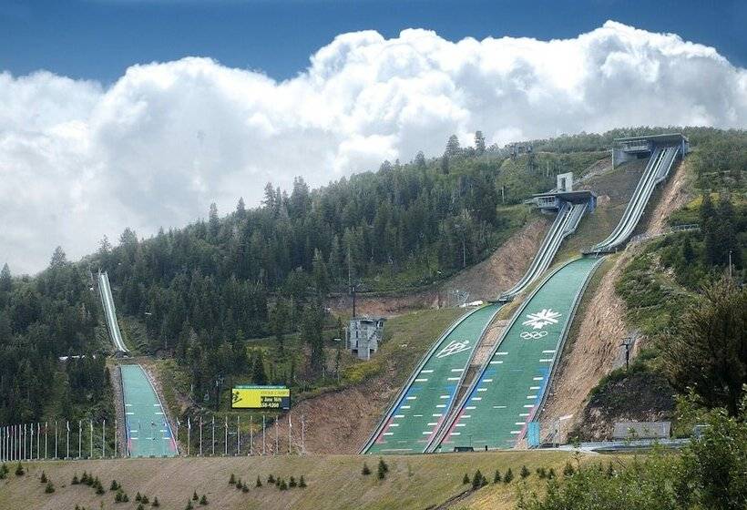 فندق Stein Eriksen Residences