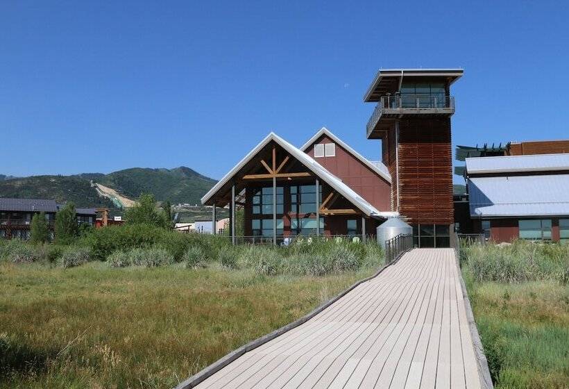 فندق Stein Eriksen Residences