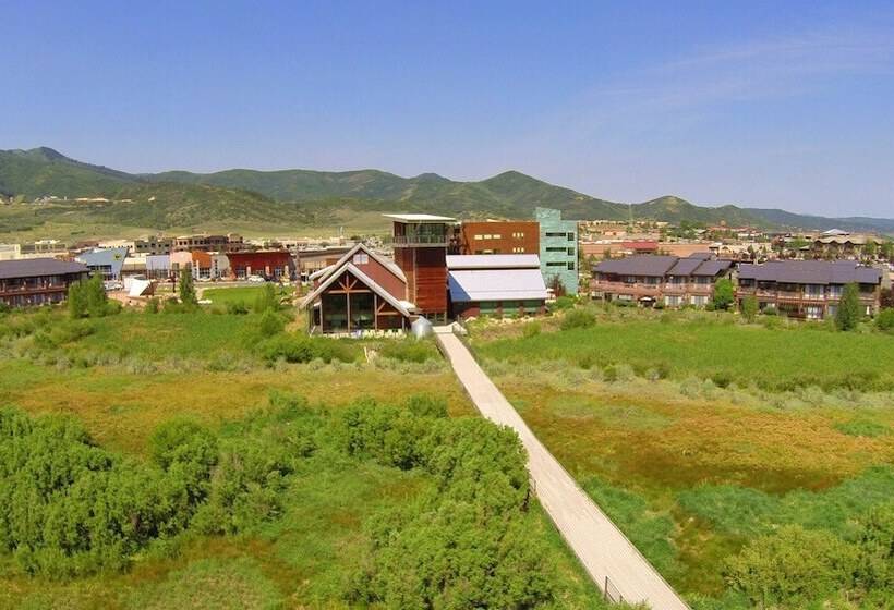 فندق Stein Eriksen Residences