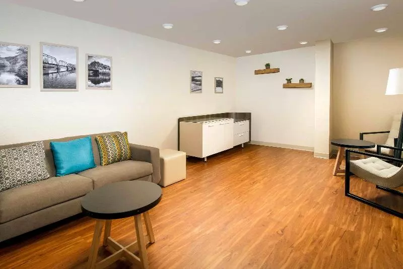 Hotelli Woodspring Suites Allentown