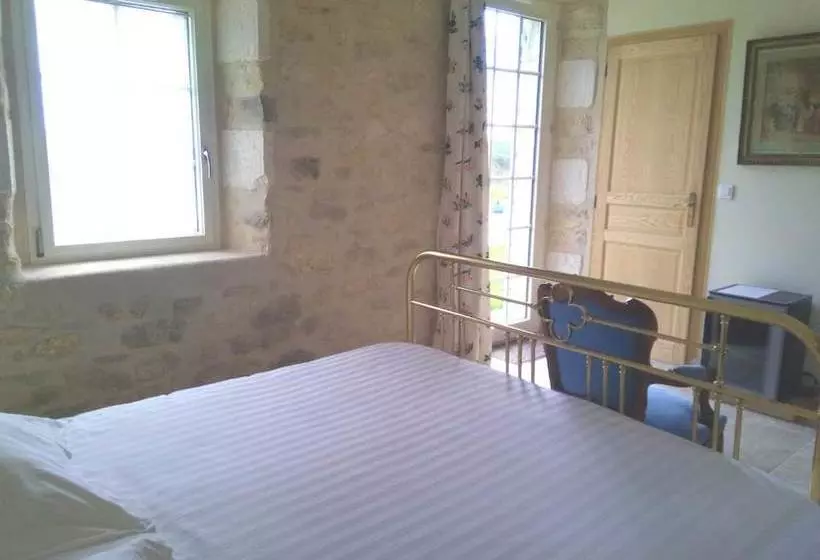 Relais De Montgeoffroy B&b