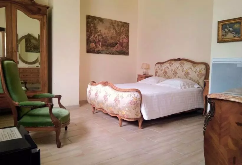 Relais De Montgeoffroy B&b