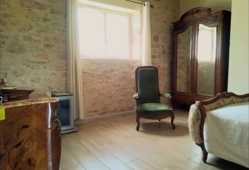 Relais De Montgeoffroy B&b