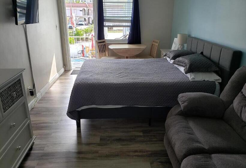 모텔 Ashley Brooke Beach Resort