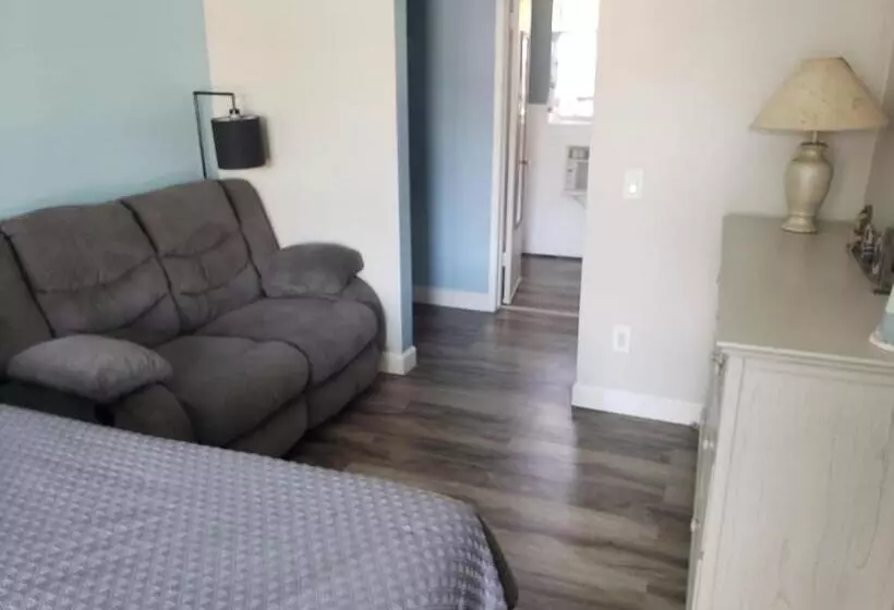 مُتل Ashley Brooke Beach Resort