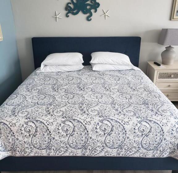 모텔 Ashley Brooke Beach Resort