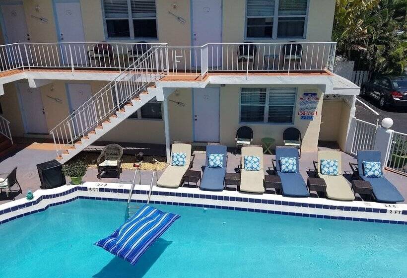 모텔 Ashley Brooke Beach Resort