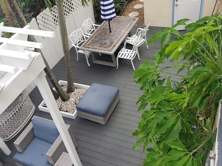 모텔 Ashley Brooke Beach Resort