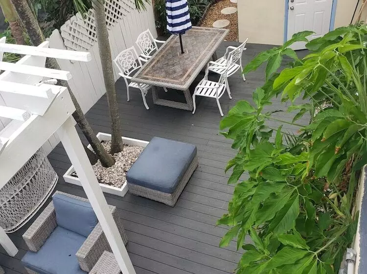 مُتل Ashley Brooke Beach Resort