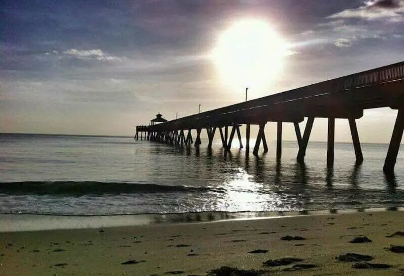 مُتل Ashley Brooke Beach Resort