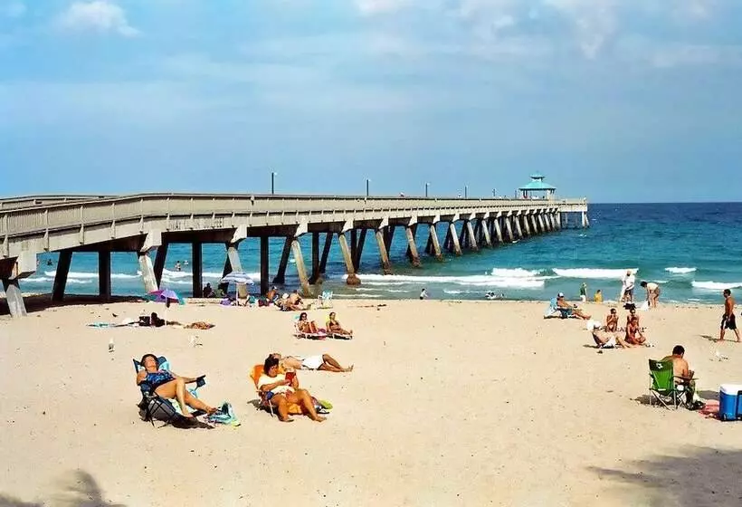 مُتل Ashley Brooke Beach Resort